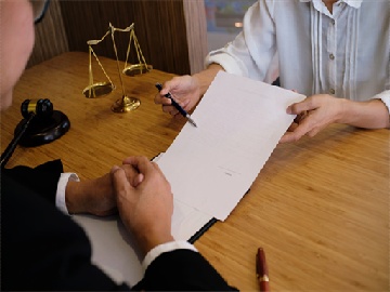 借了黑网贷一周要还高额利息怎么办立即停止还款并采取法律手段