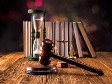 未成年抢劫打架如何判刑：法律解析与案例分析